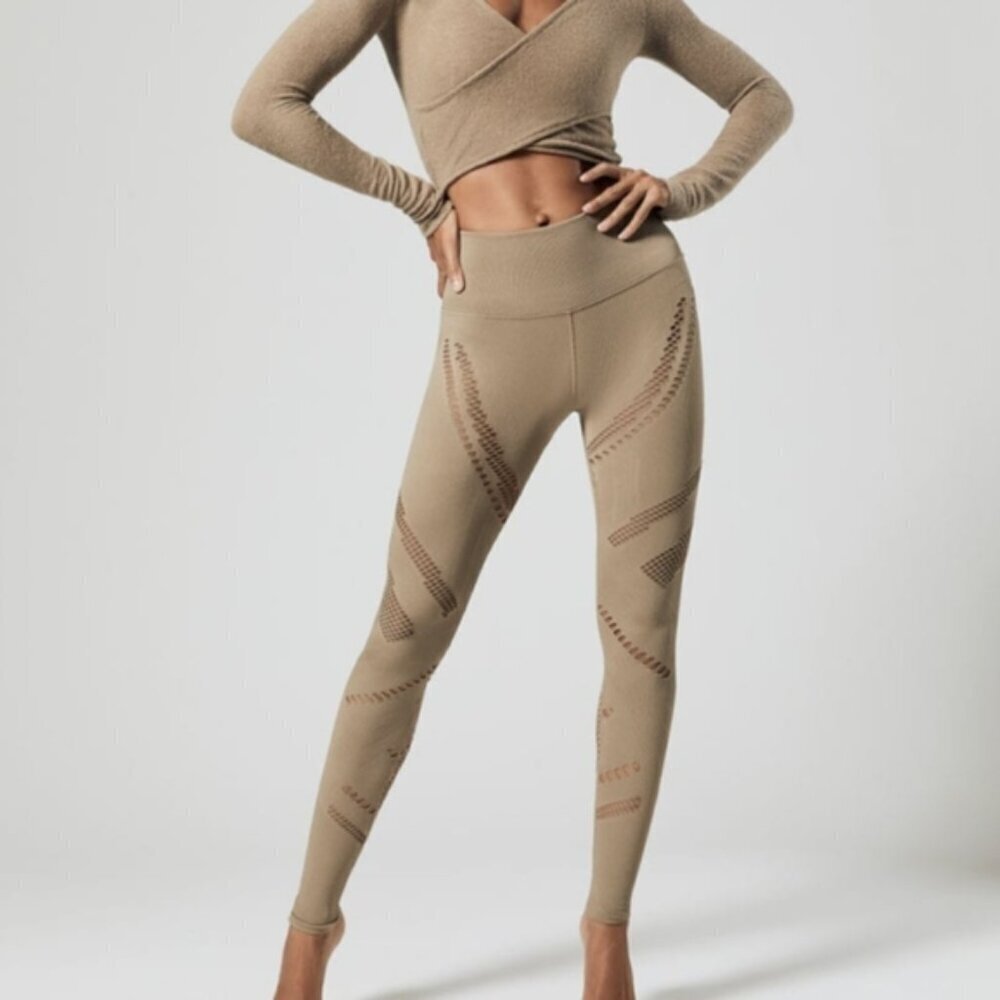 Alo Yoga Seamless Radiance Brown Mesh Tan Leggings size XS athleisure workout